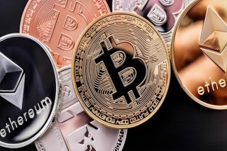 比特币水涨船高突破97000美元 以太币还有翻盘机会吗